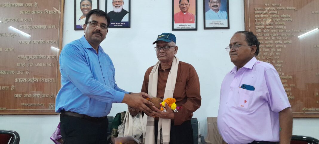 नगर निगम के पांच कर्मी सम्मान के साथ सेवानिवृत्त, बिदाई समारोह में झलकी भावनाएं