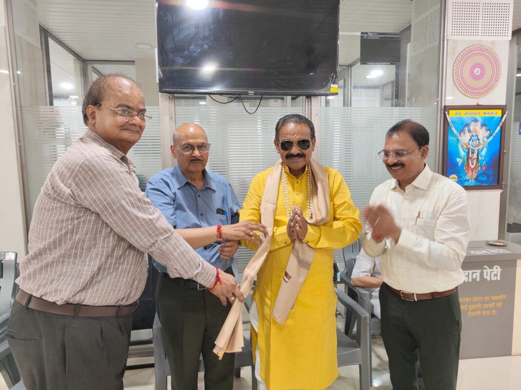 Former Mayor Naresh Daklia Felicitated by Udayachal Sansthan