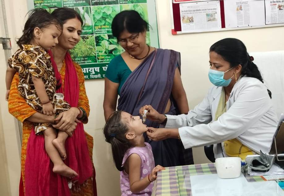 Free Swarna Prashan Sanskar Organized for Children on Pushya Nakshatra in Rajnandgaon