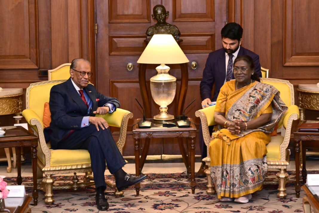 A Tapestry of Shared Heritage: Mauritius PM Ramgoolam Meets President Murmu