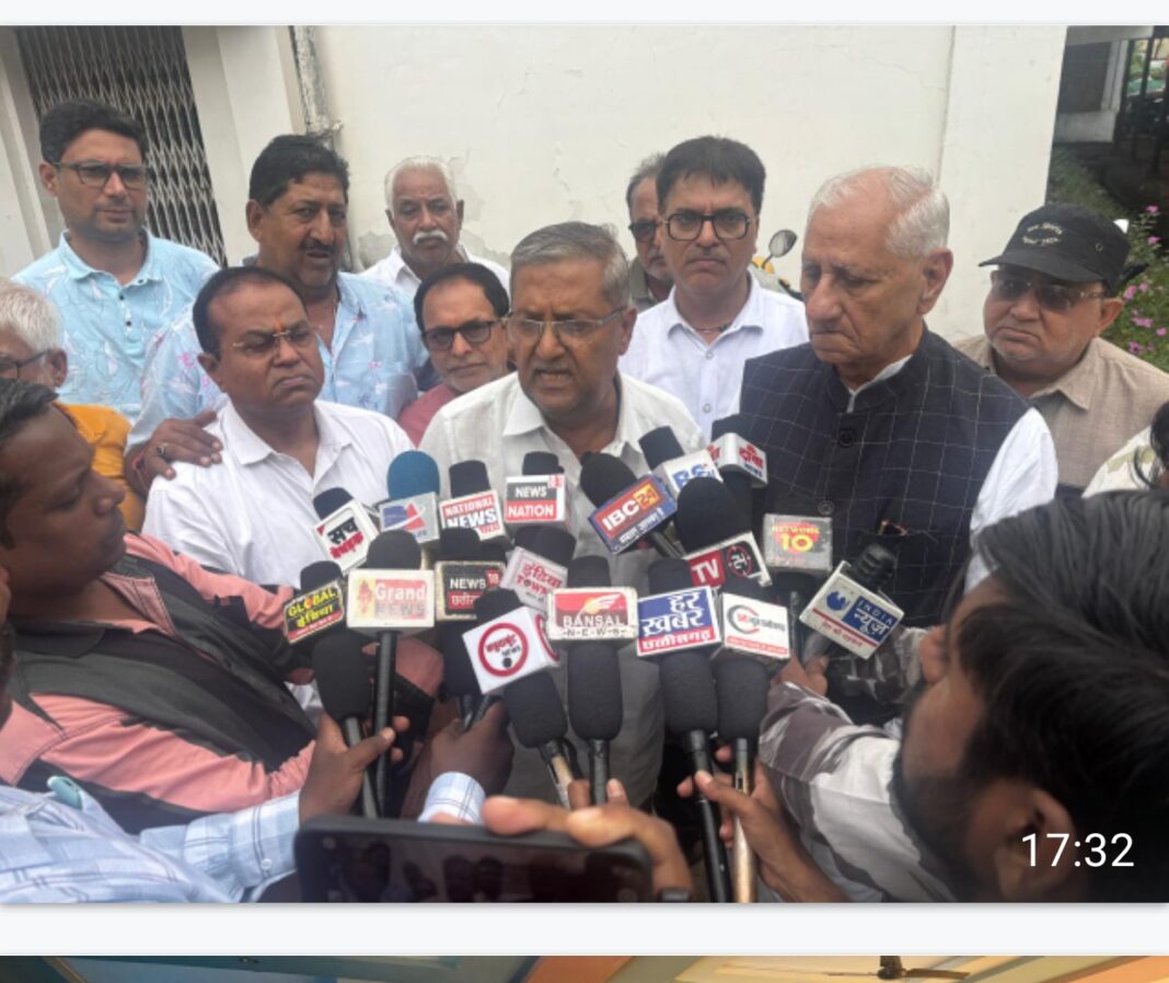 Sindhi Community Protests Over Alleged Objectionable Remarks; Demands FIR Against Amit Baghel