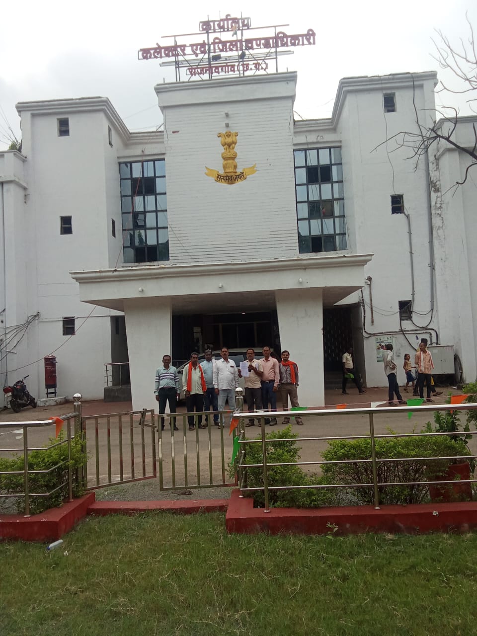 “Without Roads, Where is Development?” – Villagers Appeal to Collector for 1.3 km Road Construction