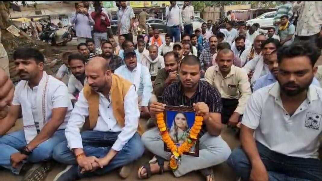 ऑपरेशन में महिला की मौत का मामला फिर गरमाया