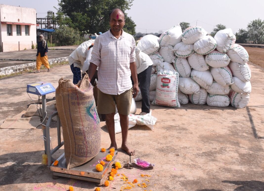 Farmer Nandkishore Expresses Happiness After Selling Paddy on First Day of Kharif Marketing Season 2025-26
