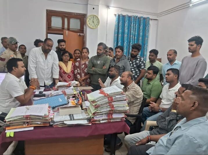 प्रतिबंधित क्षेत्र में पार्टी का आयोजन: