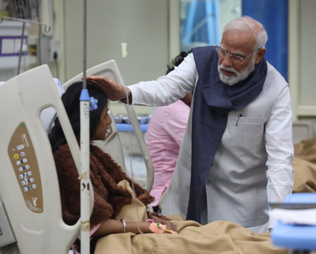 PM Modi Rushes to LNJP Hospital Straight from Airport to Meet Delhi Red Fort Blast Victims