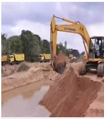 Crackdown on Illegal Sand Mining in Dongargaon: Administration Seizes Trucks, Intensifies Action