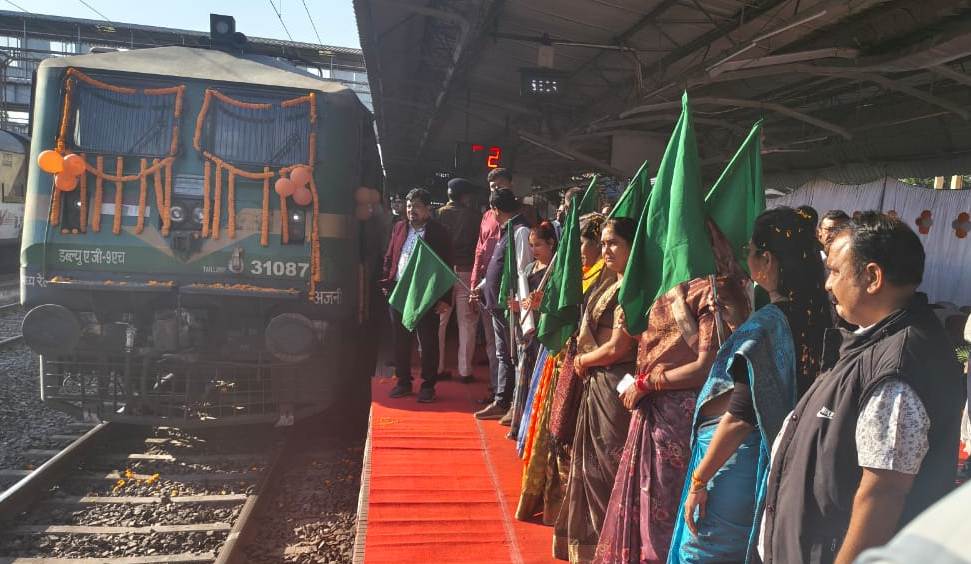 800 Pilgrims Flagged Off Under Chief Minister Teerth Darshan Yojana from Rajnandgaon
