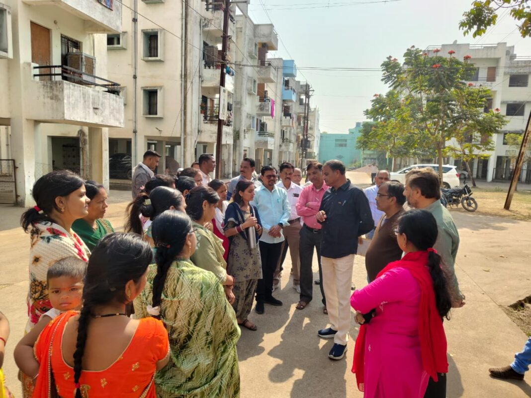 Mayor Madhusudan Yadav Interacts with Residents of Police Line 18 Acre Area