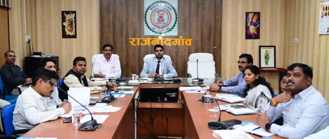 Collector Jitendra Yadav Directs Officials to Intensify Field Visits for Effective Implementation of Welfare Schemes
