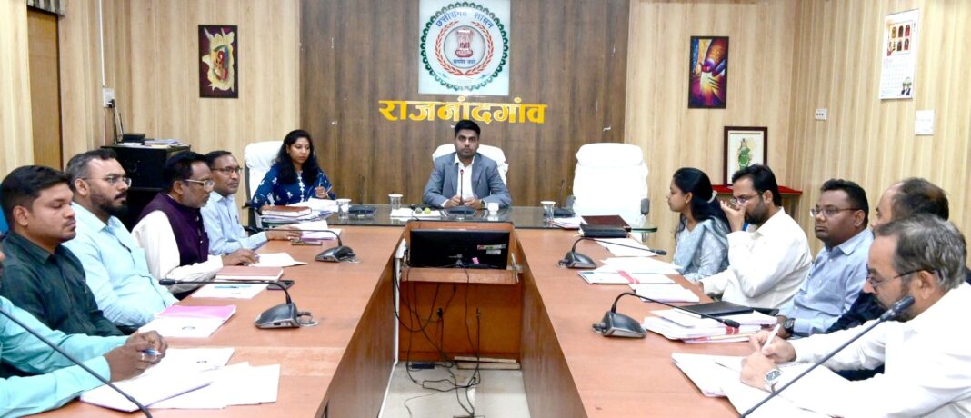 Collector Jitendra Yadav Orders Swift Start and Timely Completion of Approved Construction Projects