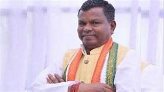 कोंटा (बस्तर) कांग्रेस विधायक लखमा का भाजपा विधायकों से गले मिलने का वायरल वीडियो से बढ़ी सियासी हलचल