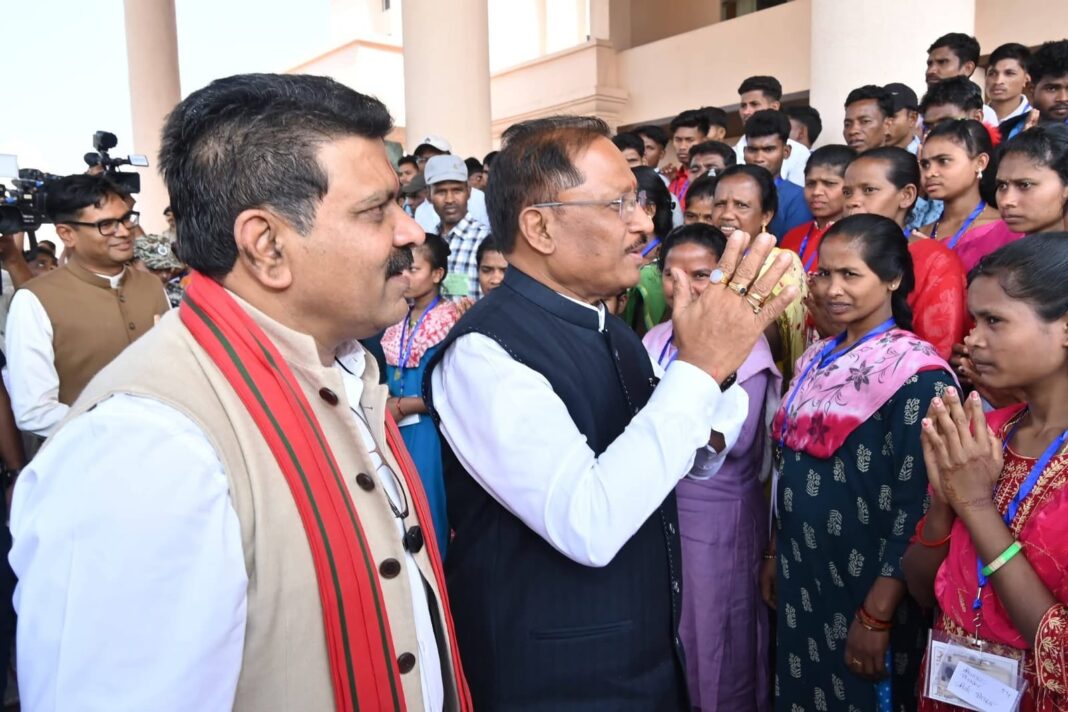 DEMO OF DEMOCRACY : UNIQUE CHHATTISGARH MODEL