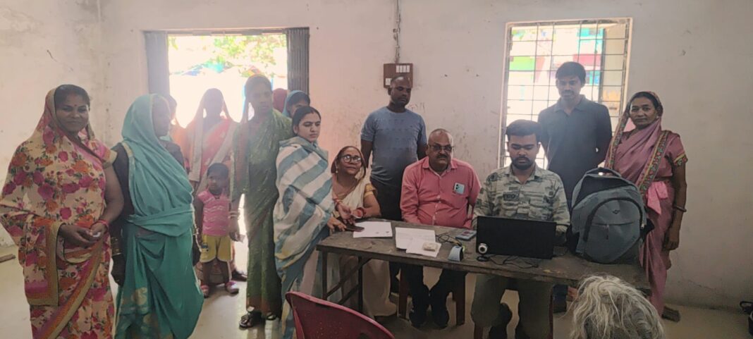 Free KYC Camp Organised Under Mahtari Vandan Yojana in Ward No. 39