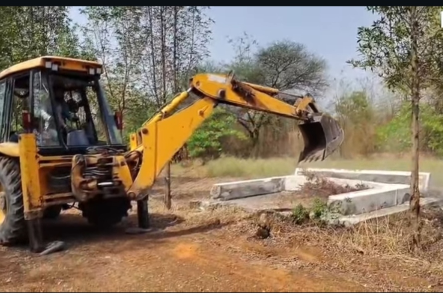 Bulldozer Action Against Illegal Plotting on Over 120 Acres in Mangata Area