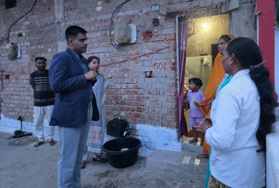 Rajnandgaon Collector Conducts Doorstep Visits to High-Risk Pregnant Women, Reviews Healthcare Support