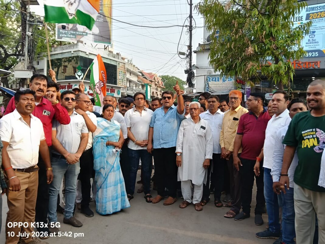 Congress Protests Alleged Misuse of Investigative Agencies, Burns Effigies of PM and Chhattisgarh CM
