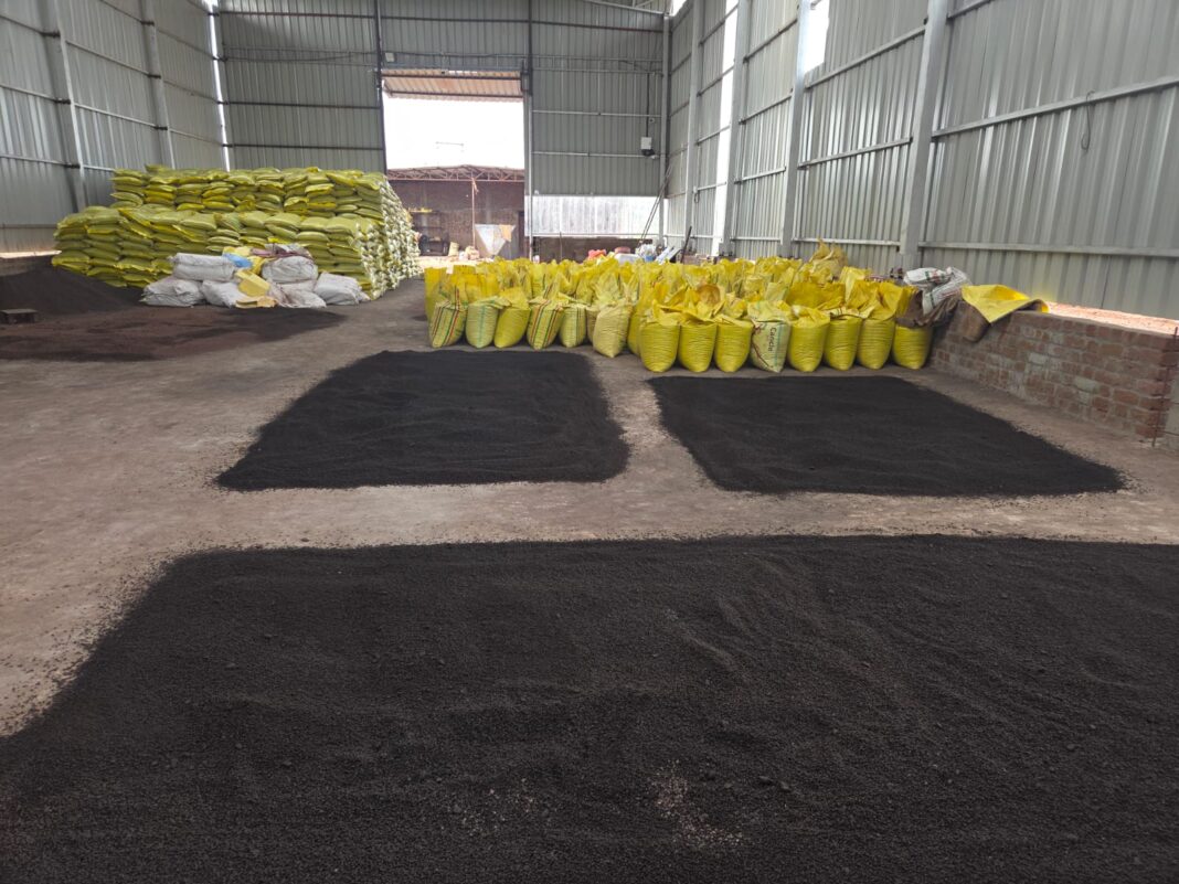 Agriculture Department Seizes 2,485 Fertilizer Bags in Rajnandgaon for Alleged Unlicensed Manufacturing