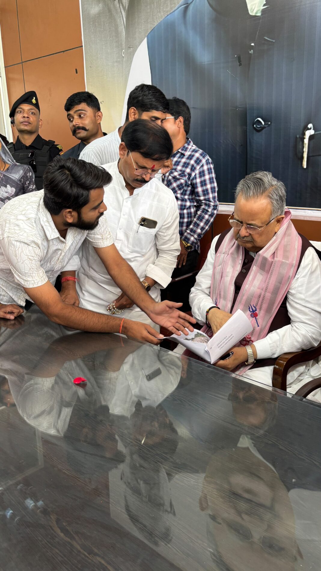 Shubham Vaishnav Raises Concern Over Stalled Road Construction in Rajnandgaon