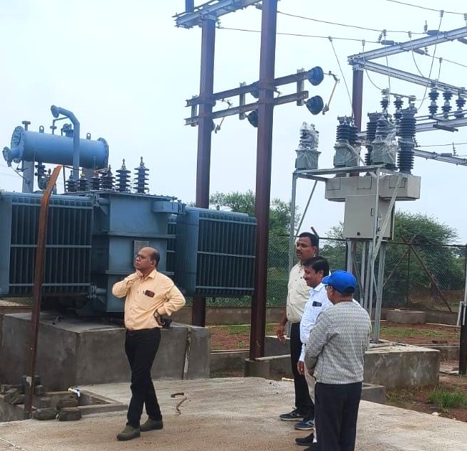 Chief Engineer H.K. Meshram Inspects Under-Construction 33/11 kV Substation at Vicharpur Nawagaon