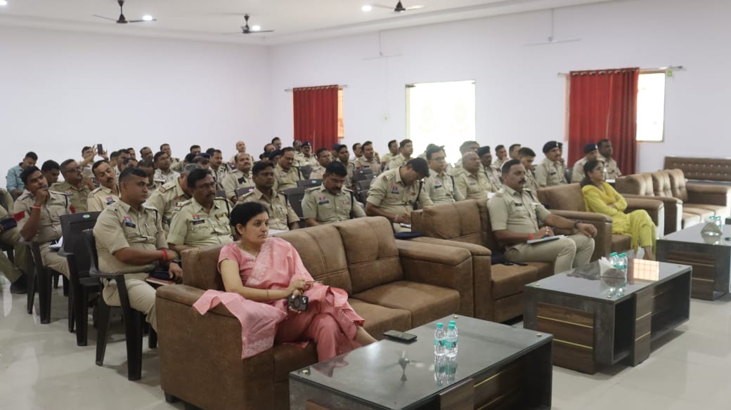 Rajnandgaon Range Police Focus on Swift Recovery of Cyber Fraud Money